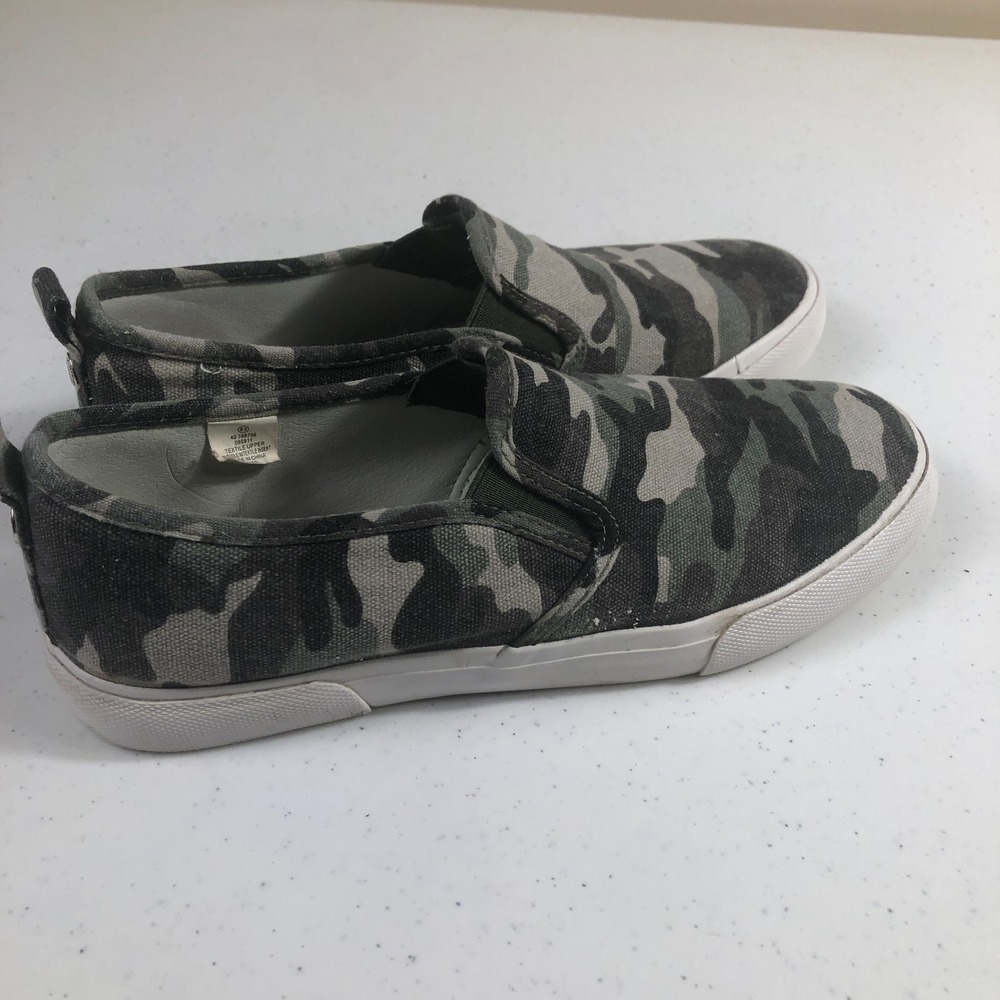 Tommy Bahama Womens 8.5 Camo Slip‎ On Sneaker Military Utility Athleisure Street - Picture 2 of 8